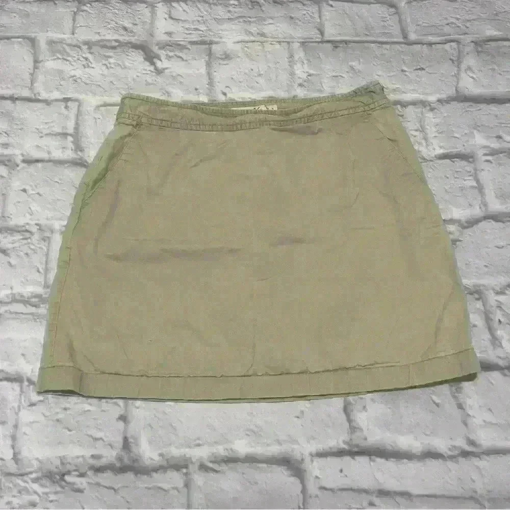 Vineyard Vines Skirt Womens size 2 light Tan Straight Short Slash pockets